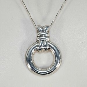 925 Sterling Silver Pendant Necklace – Elegant Circular Knot Design